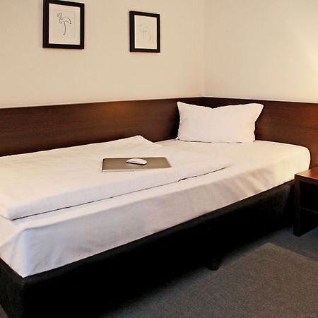 Hotel Luetzow Берлин Экстерьер фото