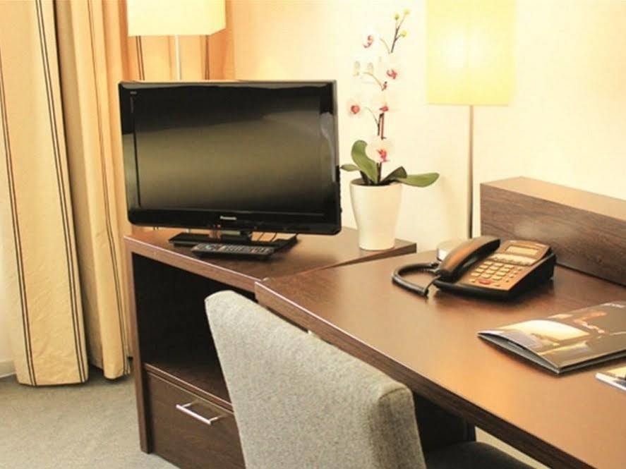 Hotel Luetzow Берлин Экстерьер фото