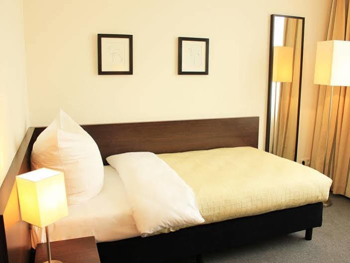 Hotel Luetzow Берлин Экстерьер фото