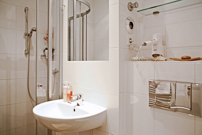 Hotel Luetzow Берлин Экстерьер фото